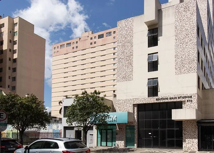 Studio no coração de Curitiba, ao lado do Shopping